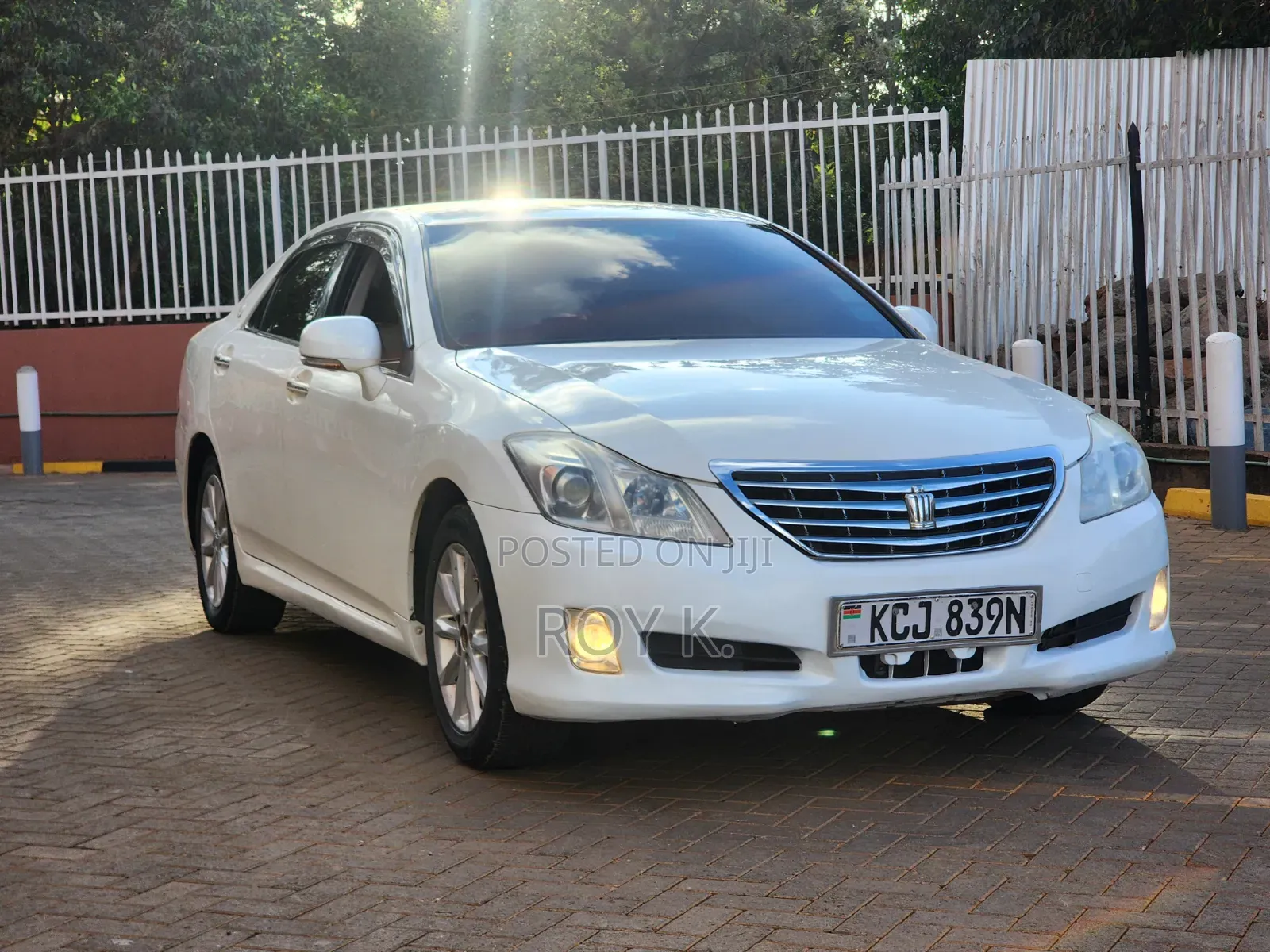 Toyota Crown 2009 White