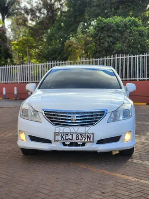 Toyota Crown 2009 White