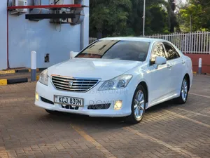 Toyota Crown 2009 White