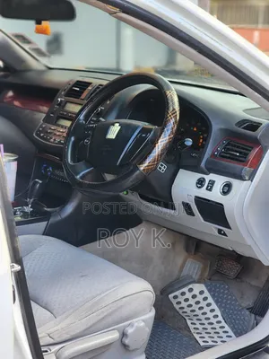 Toyota Crown 2009 White