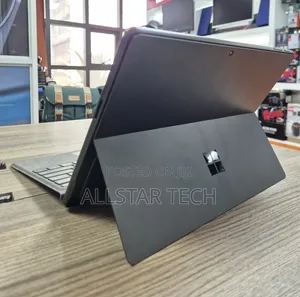 Laptop Microsoft Surface Pro 11th Edition, a Copilot+ PC 16GB SSD 1T