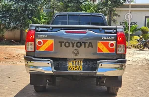 Toyota Hilux 2018 Beige