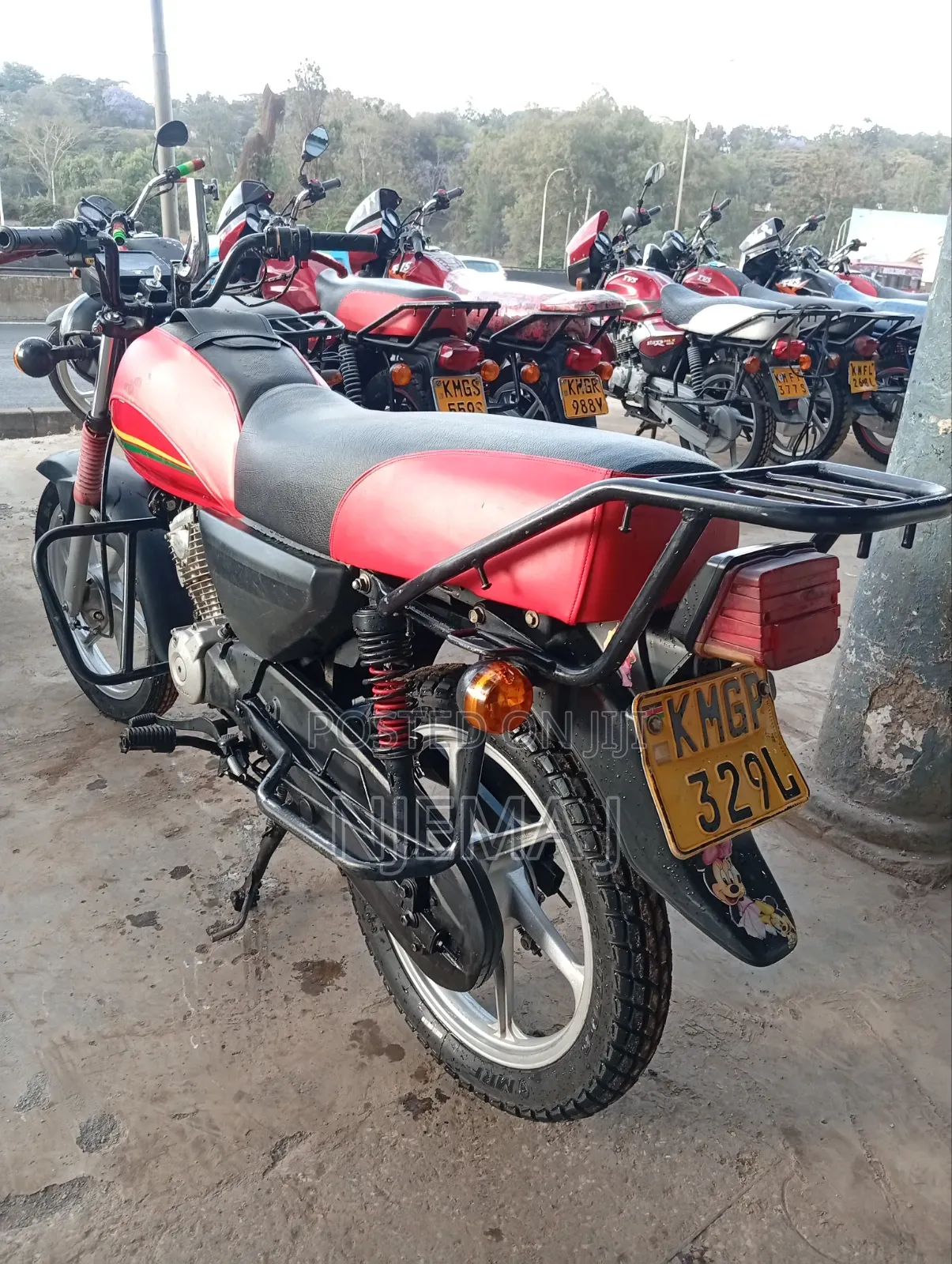 Honda CB 2025 Red