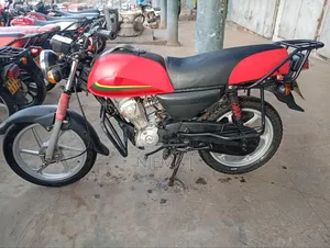 Honda CB 2025 Red