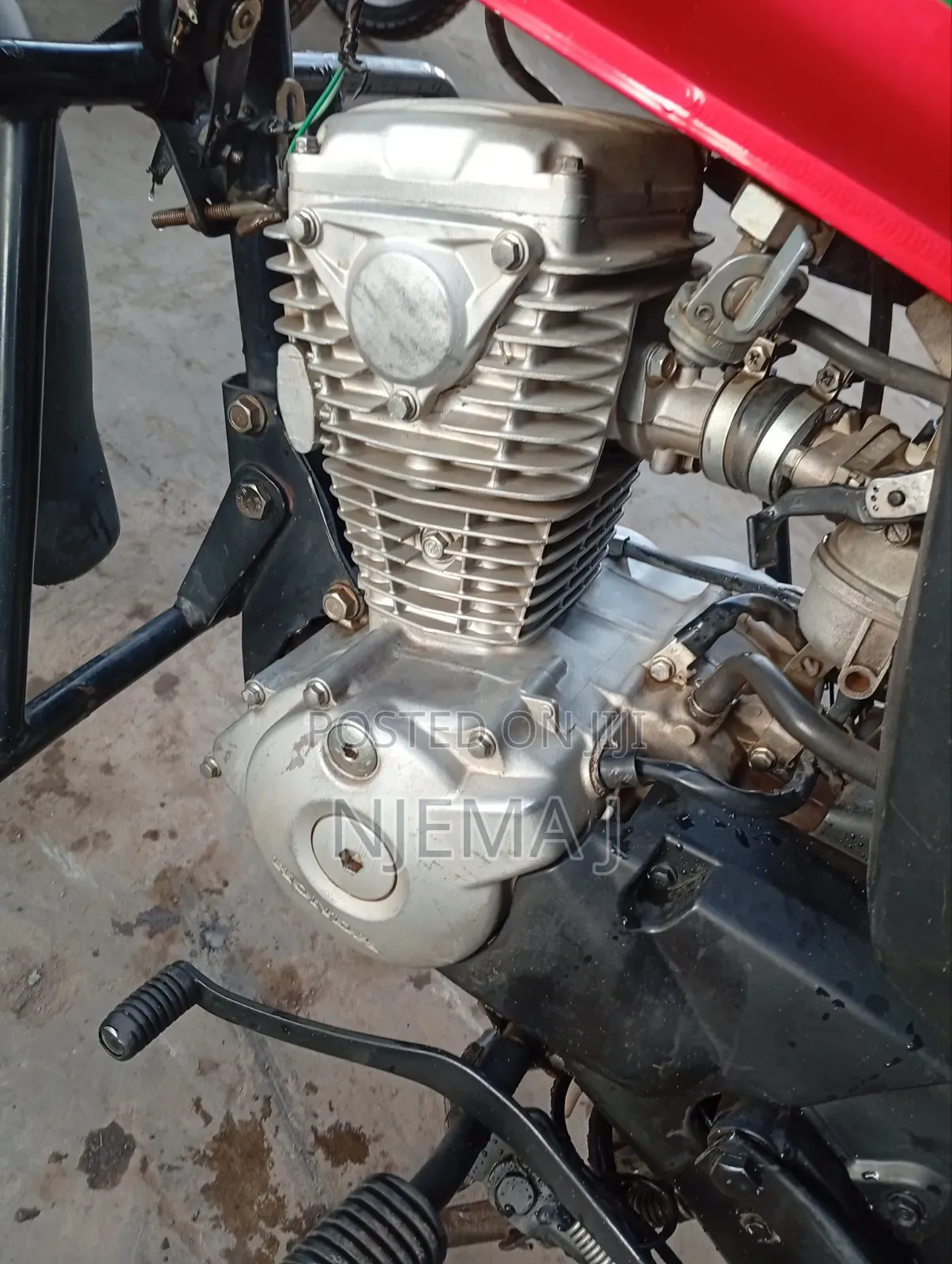 Honda CB 2025 Red