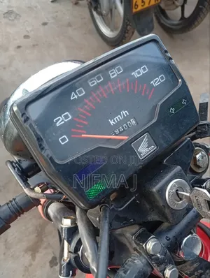 Honda CB 2025 Red