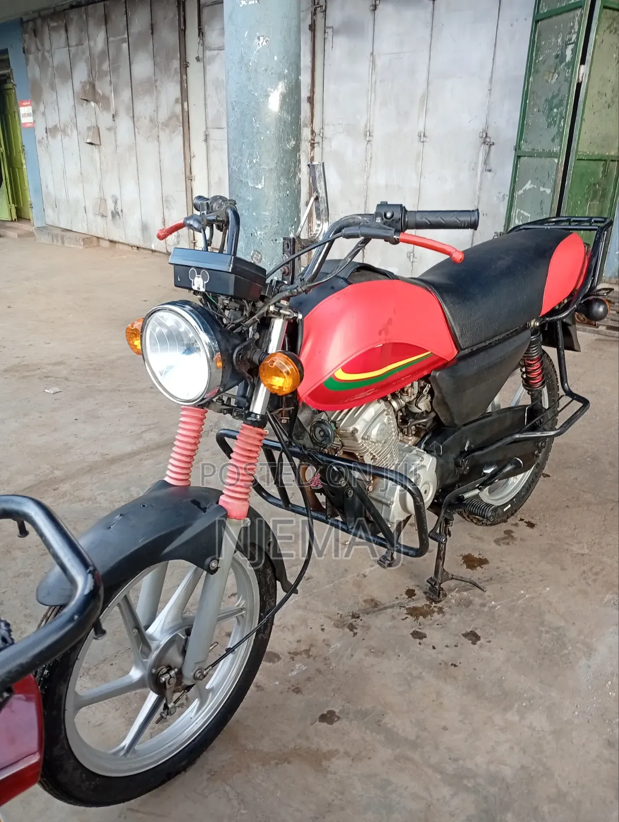 Honda CB 2025 Red