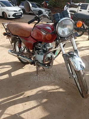 Bajaj Boxer 100 2023 Red