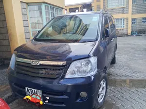 Toyota Noah 2002 Blue