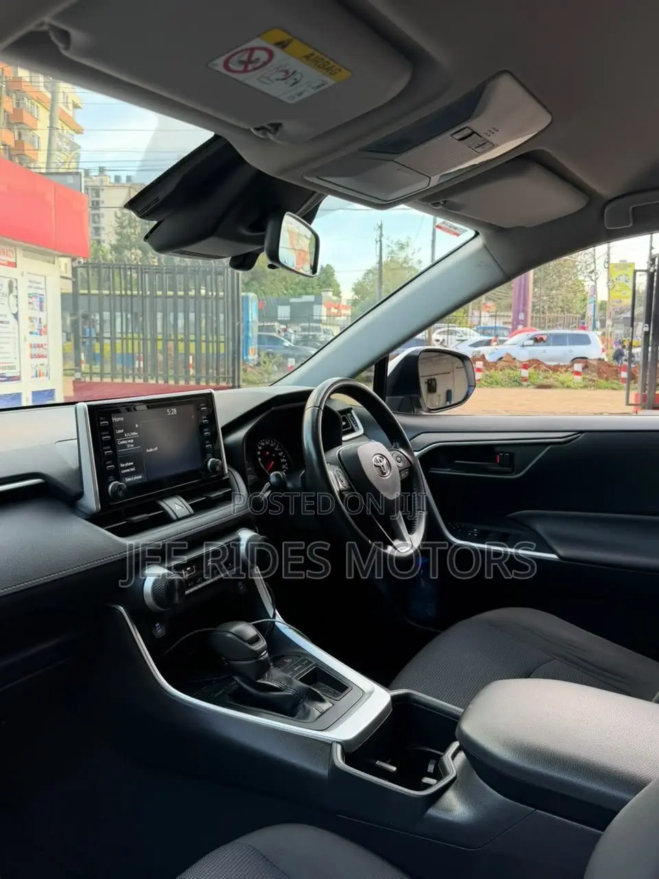 Toyota RAV4 2022 White