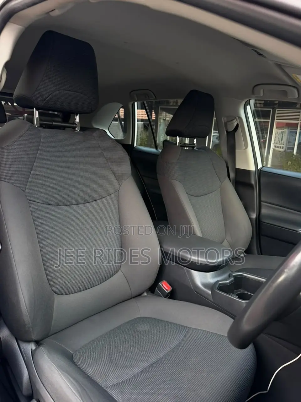 Toyota RAV4 2022 White