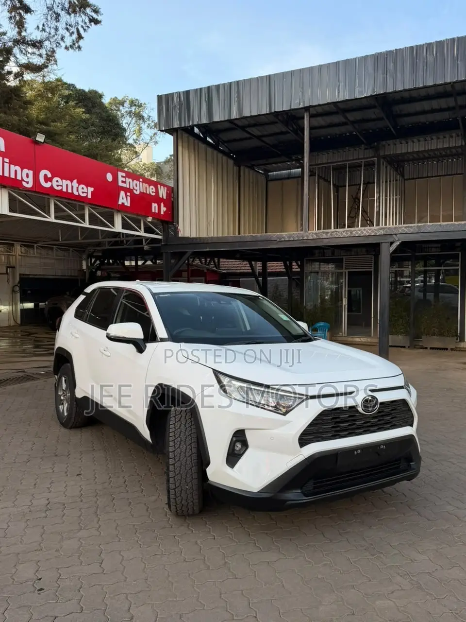 Toyota RAV4 2022 White