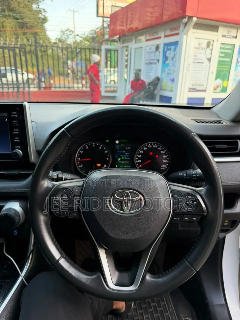 Toyota RAV4 2022 White