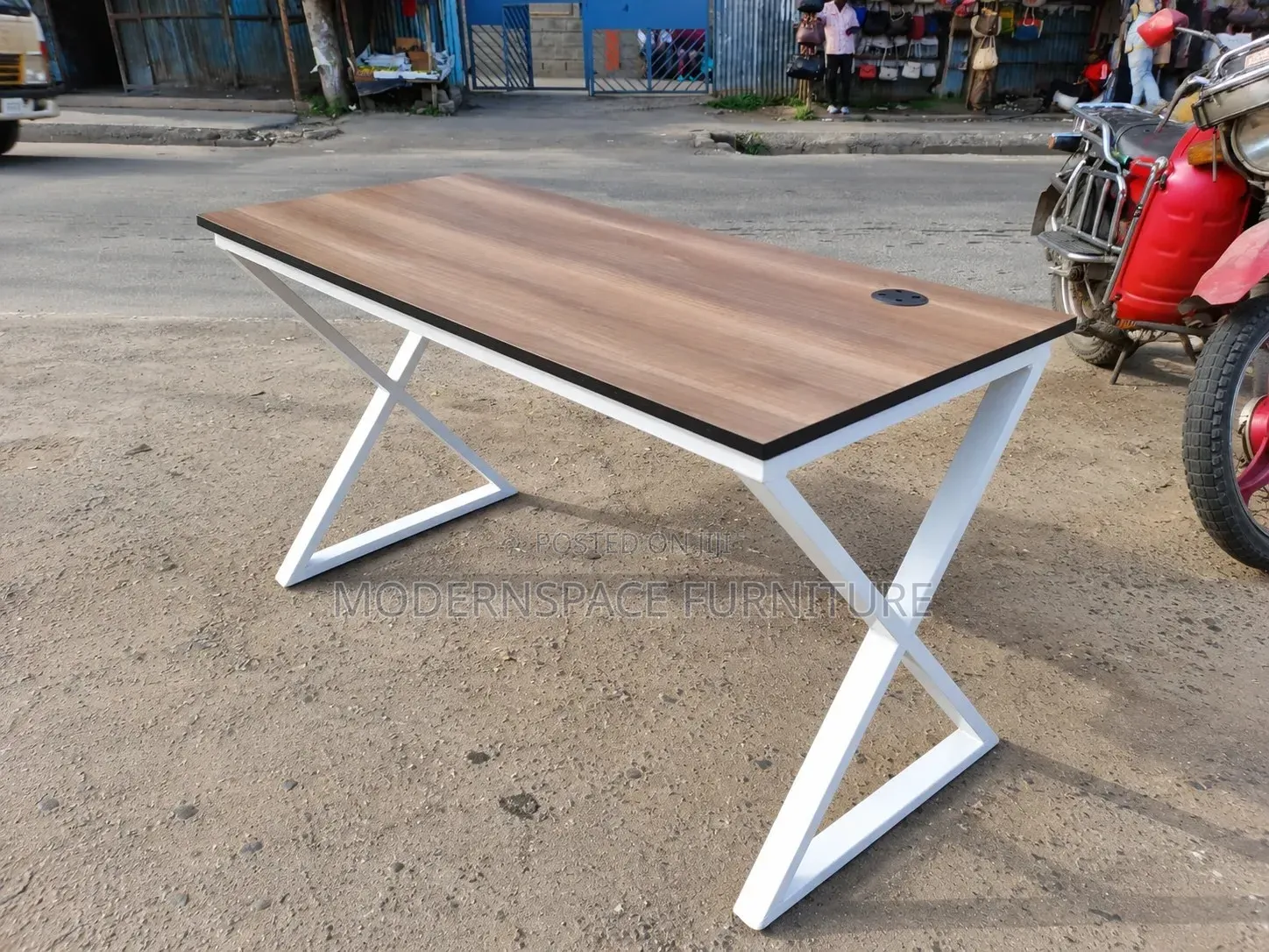 Modern Office Desk With Metallic Stands