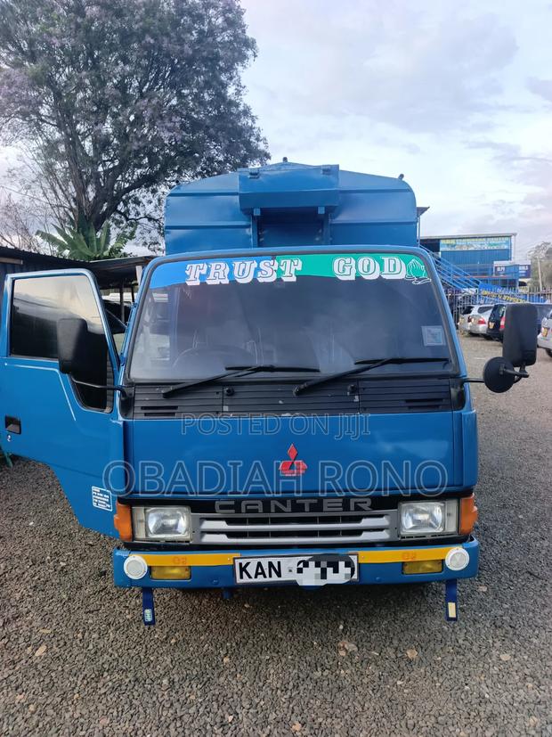 Mitsubishi Canter - main view