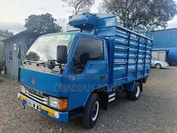 Mitsubishi Canter - thumbnail 3