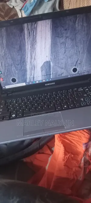 Laptop Samsung NP350E5C 4GB Intel Core i3 HDD 500GB