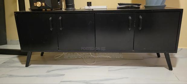 5 Ft TV Stand - main view