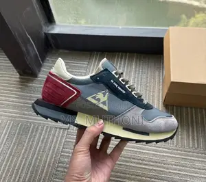Le Coq Sportif Omega Retro-Style Casual and Running Sneakers