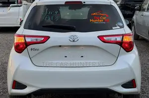 Toyota Vitz 1.0 FWD 5dr 2019 White