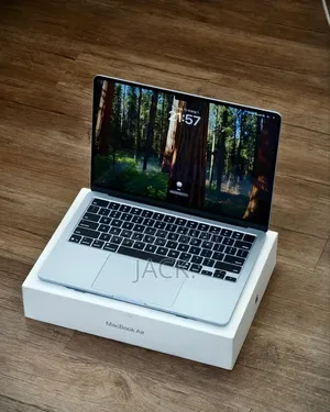 New Laptop Apple MacBook Air 2025 M4 16GB Apple M4 SSD 512GB