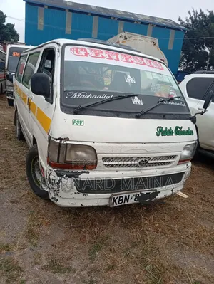 Toyota HiAce 2007 White