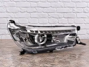 Depo Head Lamp / Light Toyota Hilux Revo Rocco LED 2015/2016/2017/2018