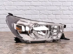 Head Lamp / Light Toyota Hilux Revolution 2015/2016/2017