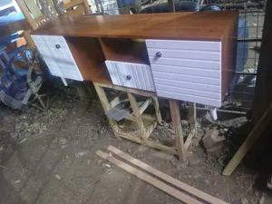 Beautiful 5 Feet TV Stand