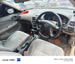 Nissan Sunny 2004 Silver