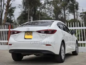 Mazda Axela 2018 White