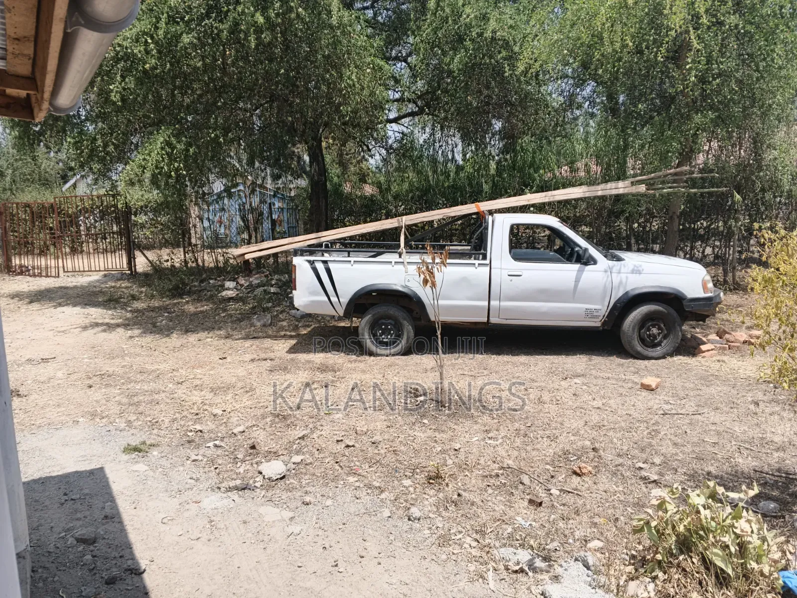 Nissan NP300 2009 White