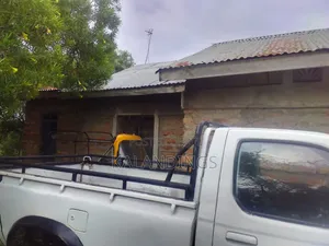 Nissan NP300 2009 White