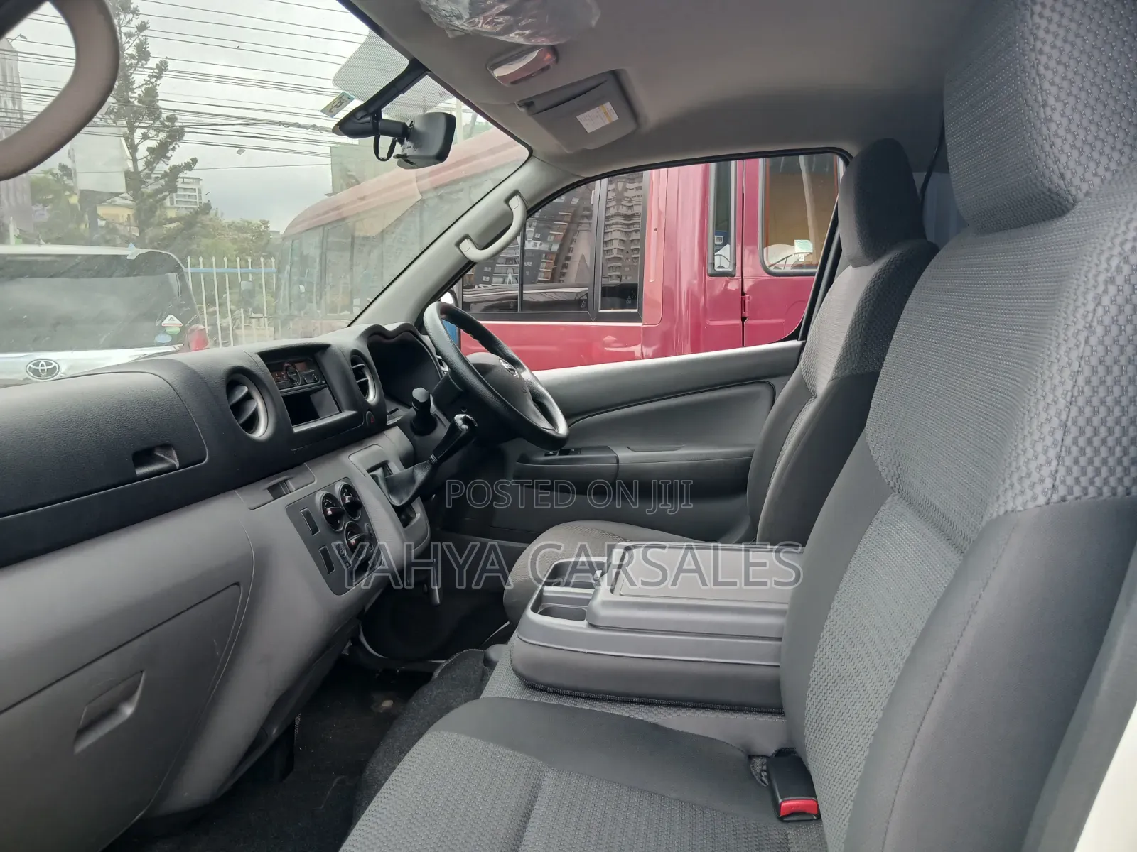 Nissan Caravan (Urvan) 2019 White