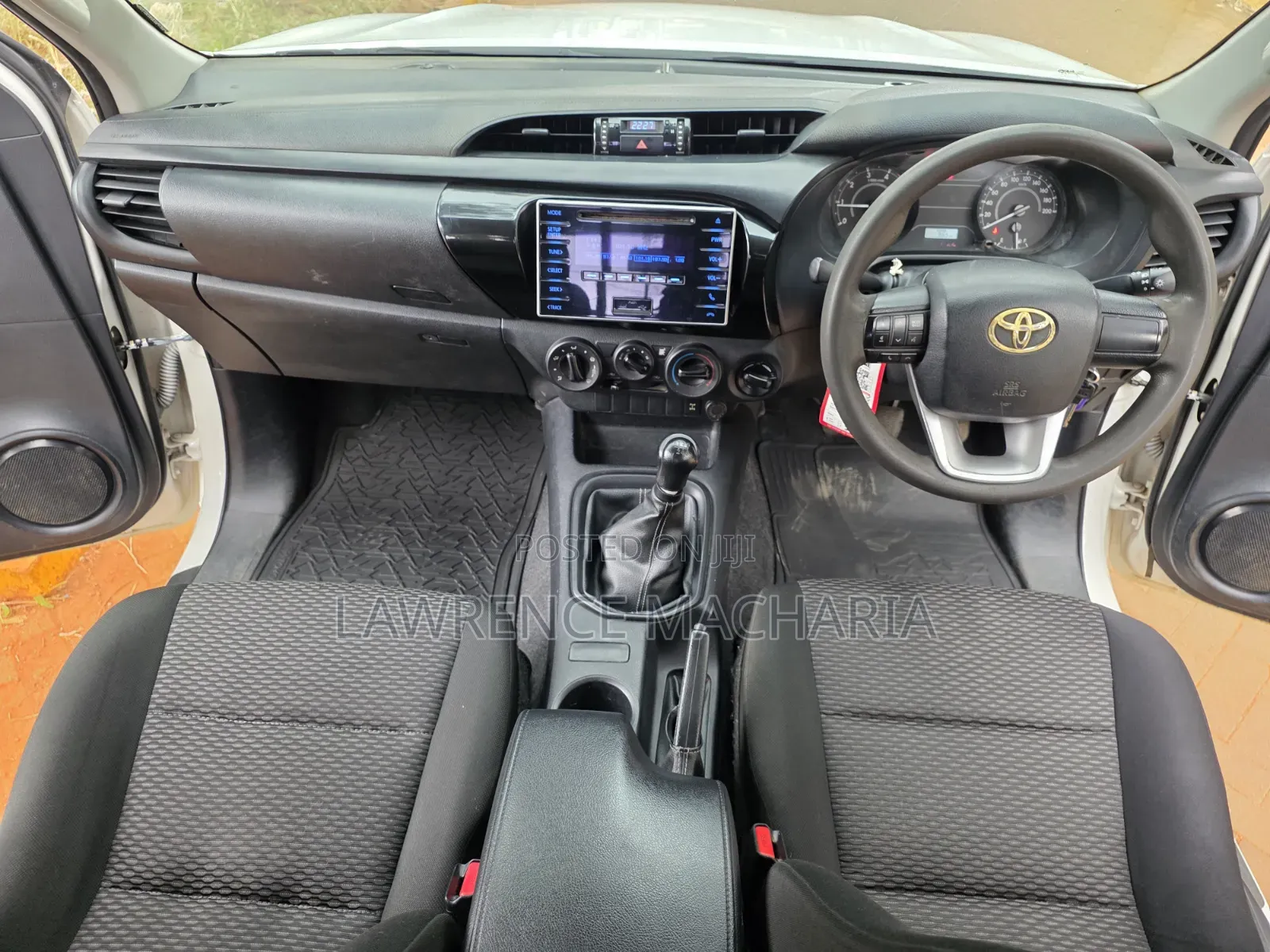 Toyota Hilux 2019 White