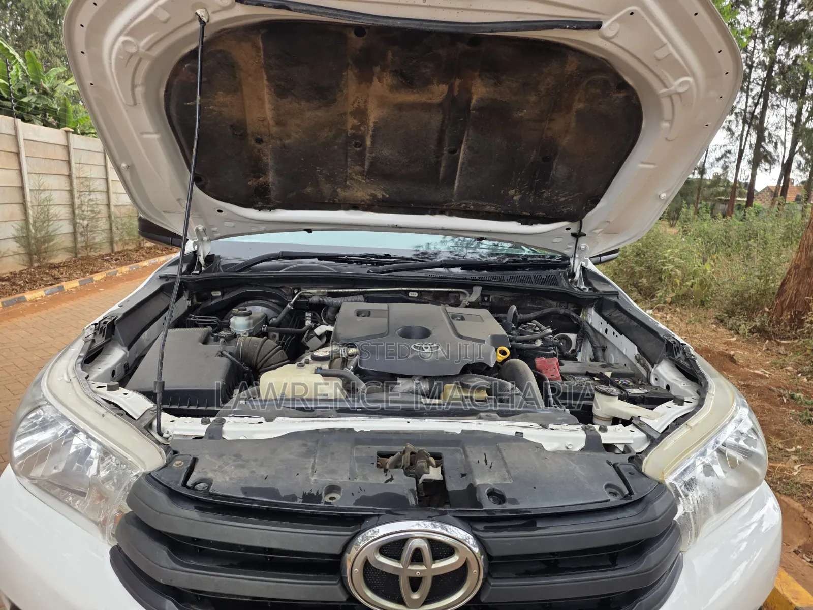 Toyota Hilux 2019 White