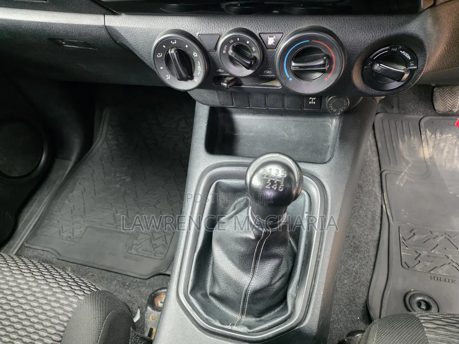 Toyota Hilux 2019 White