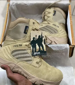 Delta Military / Hiking and Trekking Boots