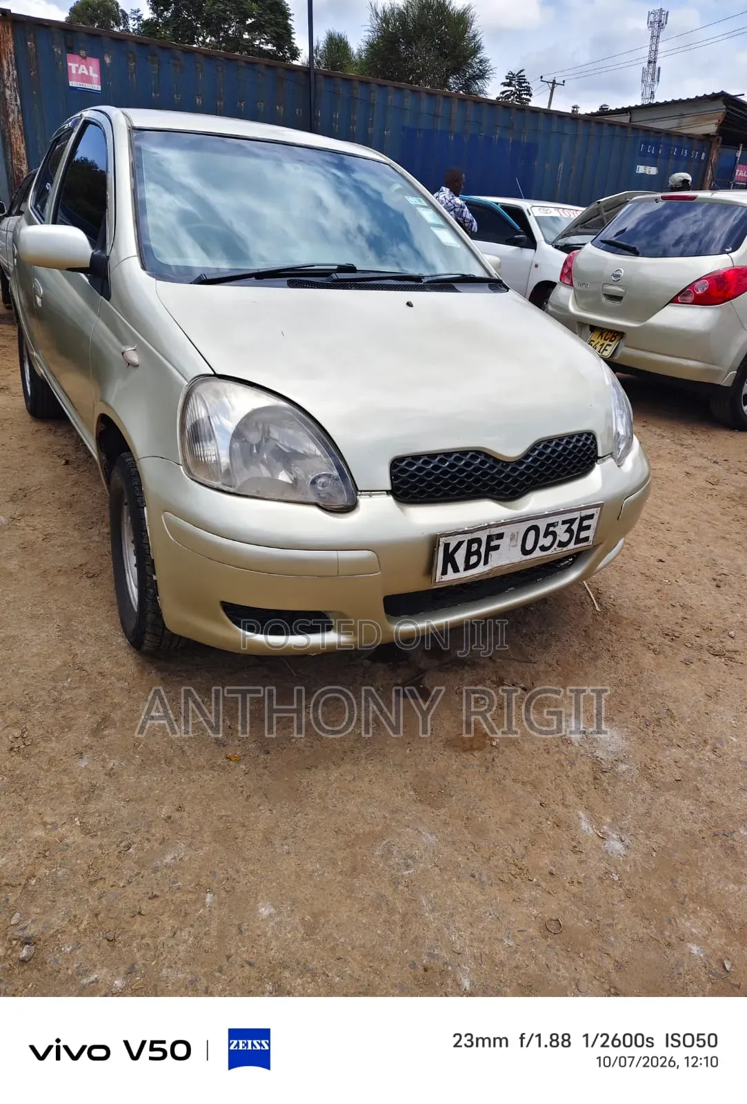 Toyota Vitz 1.3 FWD 5dr 2003 Gold