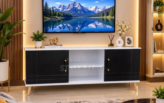 4.5 FTS Executive American Flats TV Stand