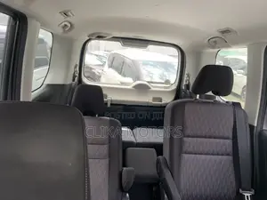 Nissan Serena 2018 Gray