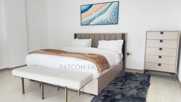 Short Let Property - thumbnail 4