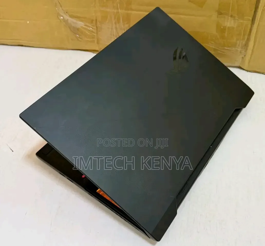Laptop Asus ROG Zephyrus Duo 16 16GB AMD Ryzen 7 SSD 1T