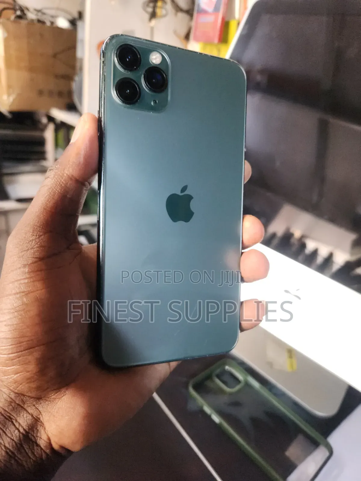 Apple iPhone 11 Pro Max 64 GB Green