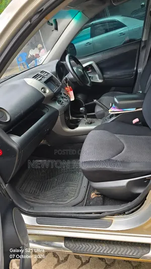 Toyota RAV4 2.5 2010 Silver