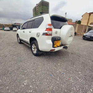 Toyota Land Cruiser 2015 White