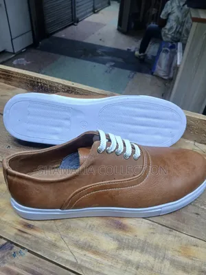 Brown Sneakers With Leces Available