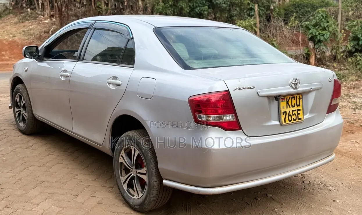 Toyota Axio 1.5 X 2WD 2012 Silver