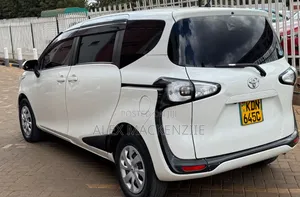 Toyota Sienta 2016 White