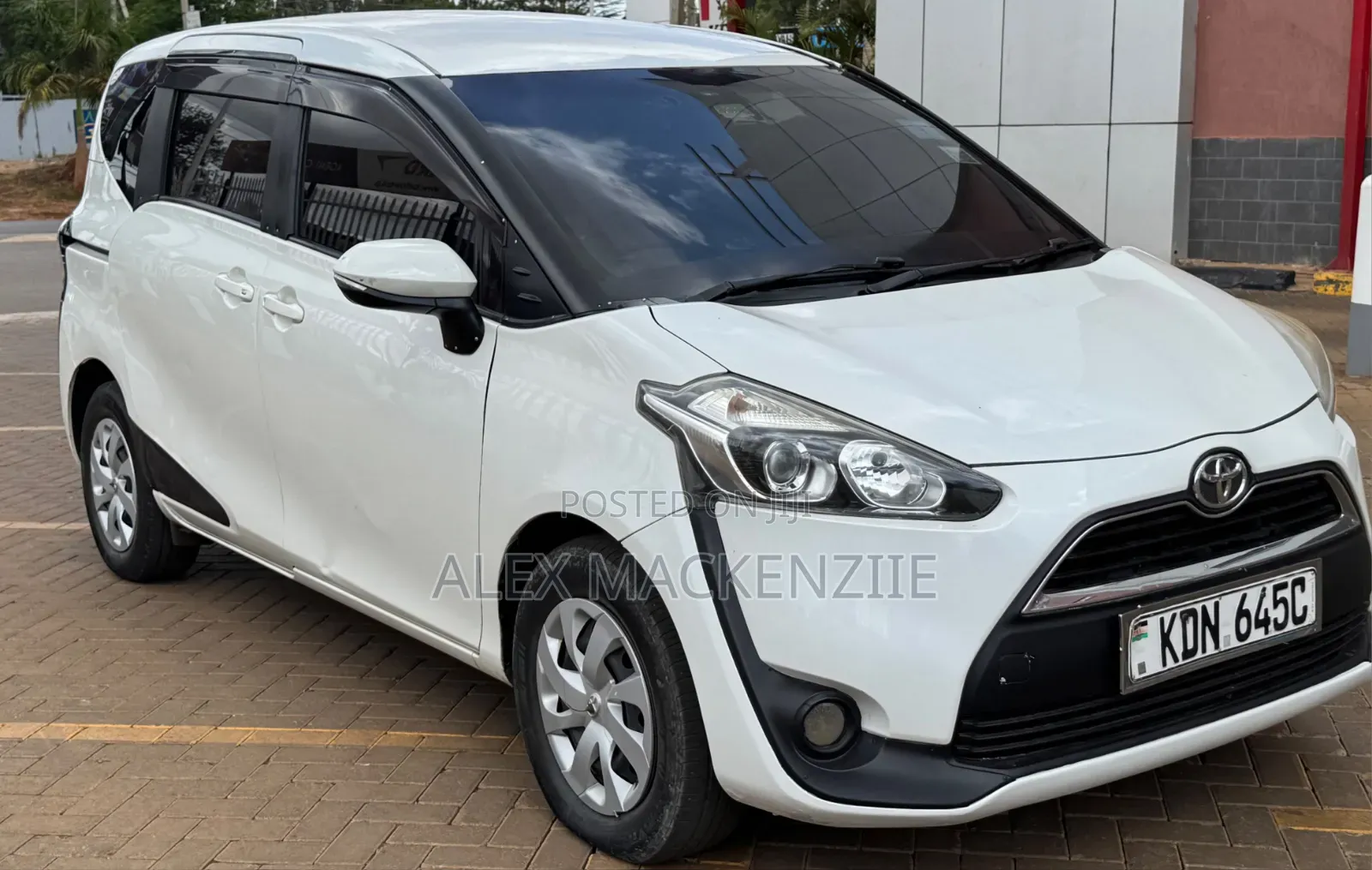 Toyota Sienta 2016 White